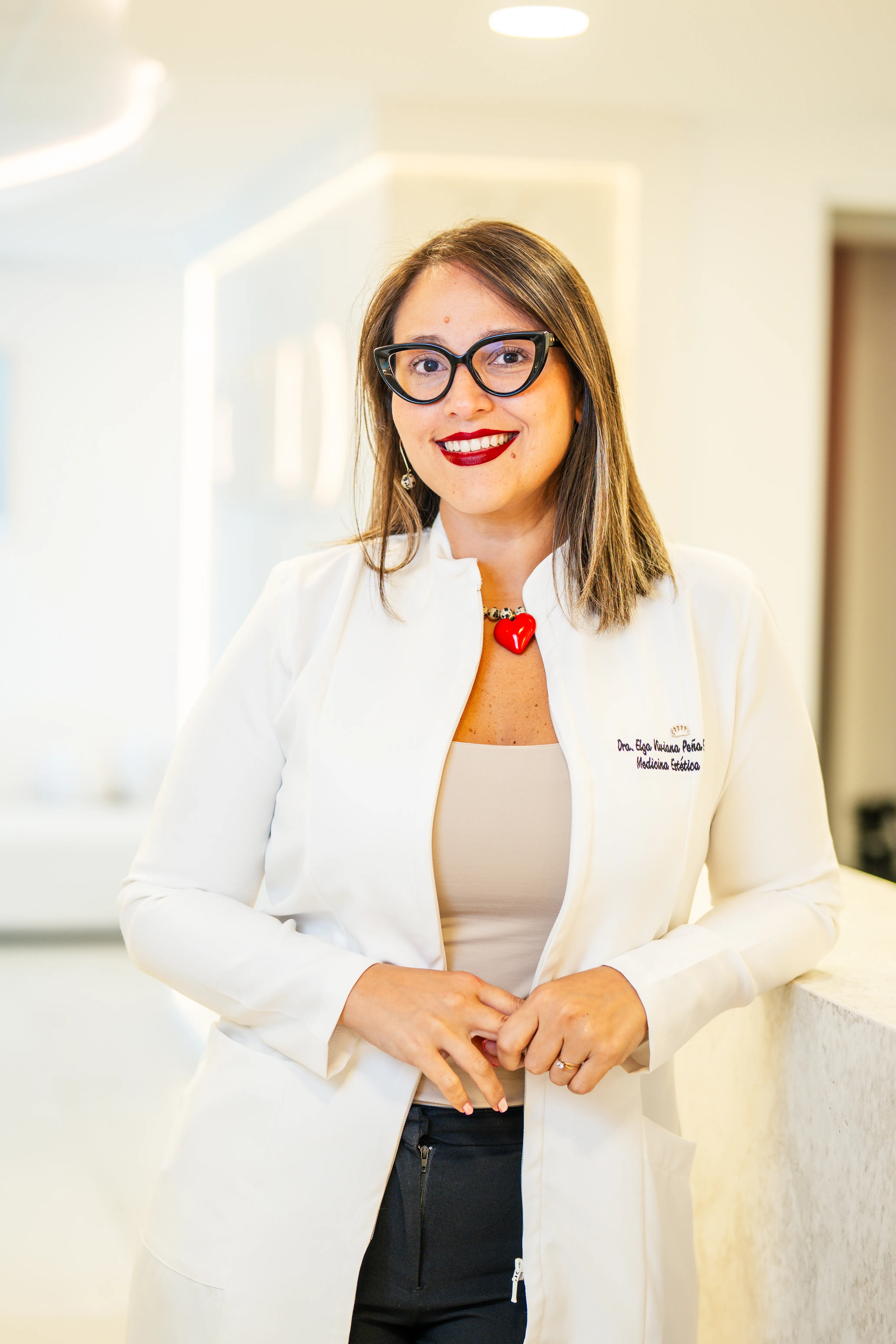 Dra. Elga Viviana Peña, Médico Cirujano en Clínica CIALO, Los Ángeles